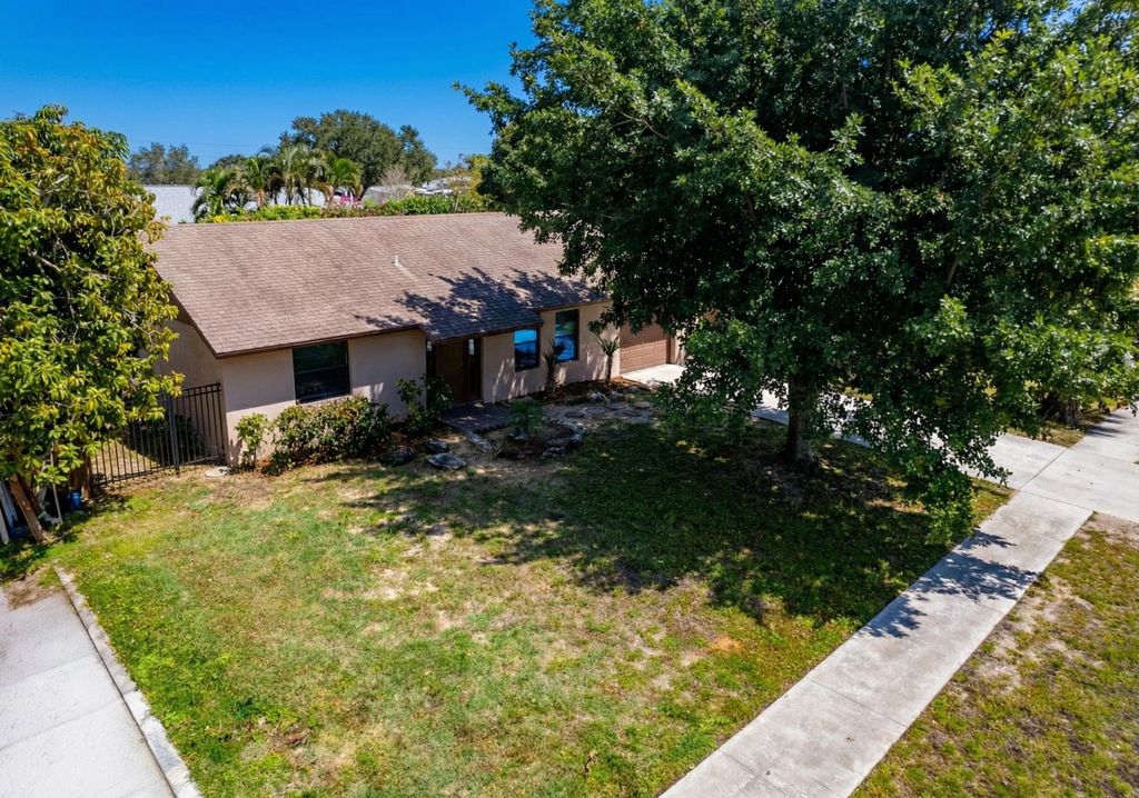 Photo of 7370 Sunny Hills Terrace, Lake Worth, FL 33462 (MLS # R11162106)