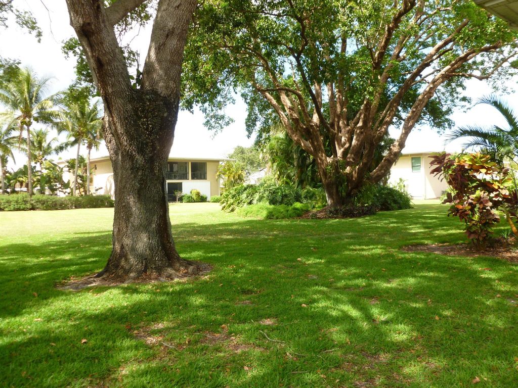 Photo of 7 SE Turtle Creek Drive #F, Tequesta, FL 33469 (MLS # R11086606)