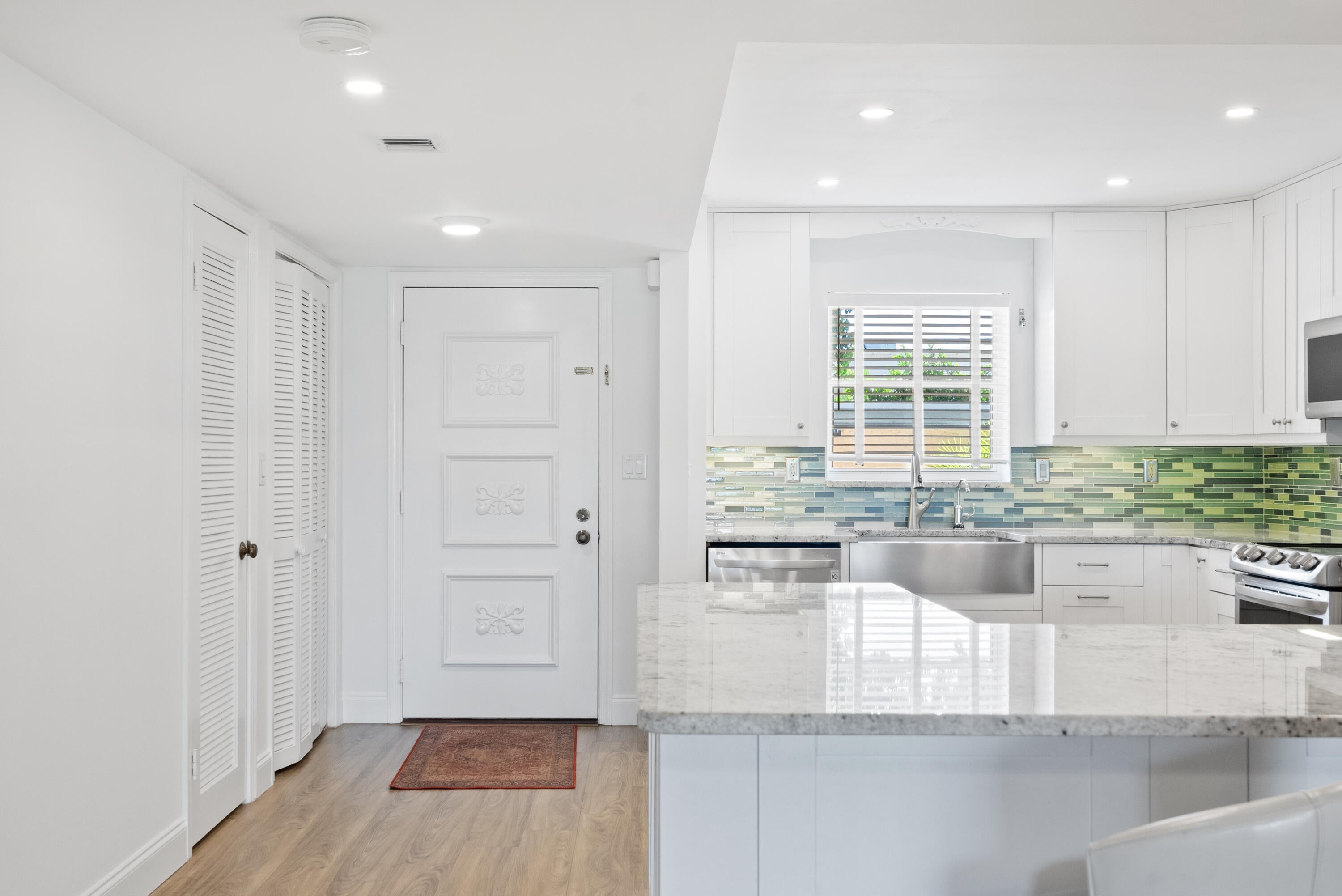 300 N HIGHWAY A1A 101M