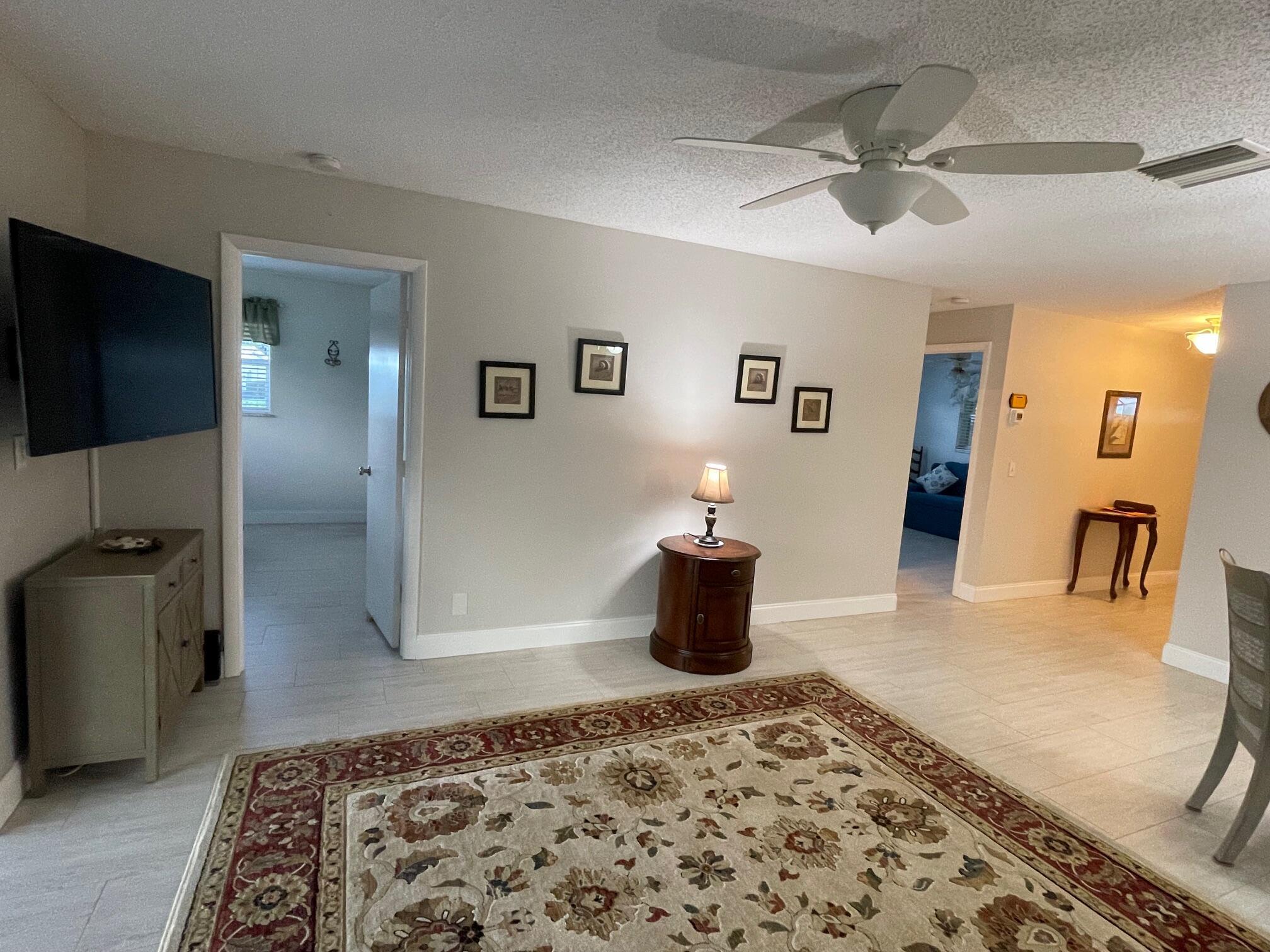 LEISURE LAKE CIRCLE - Residential