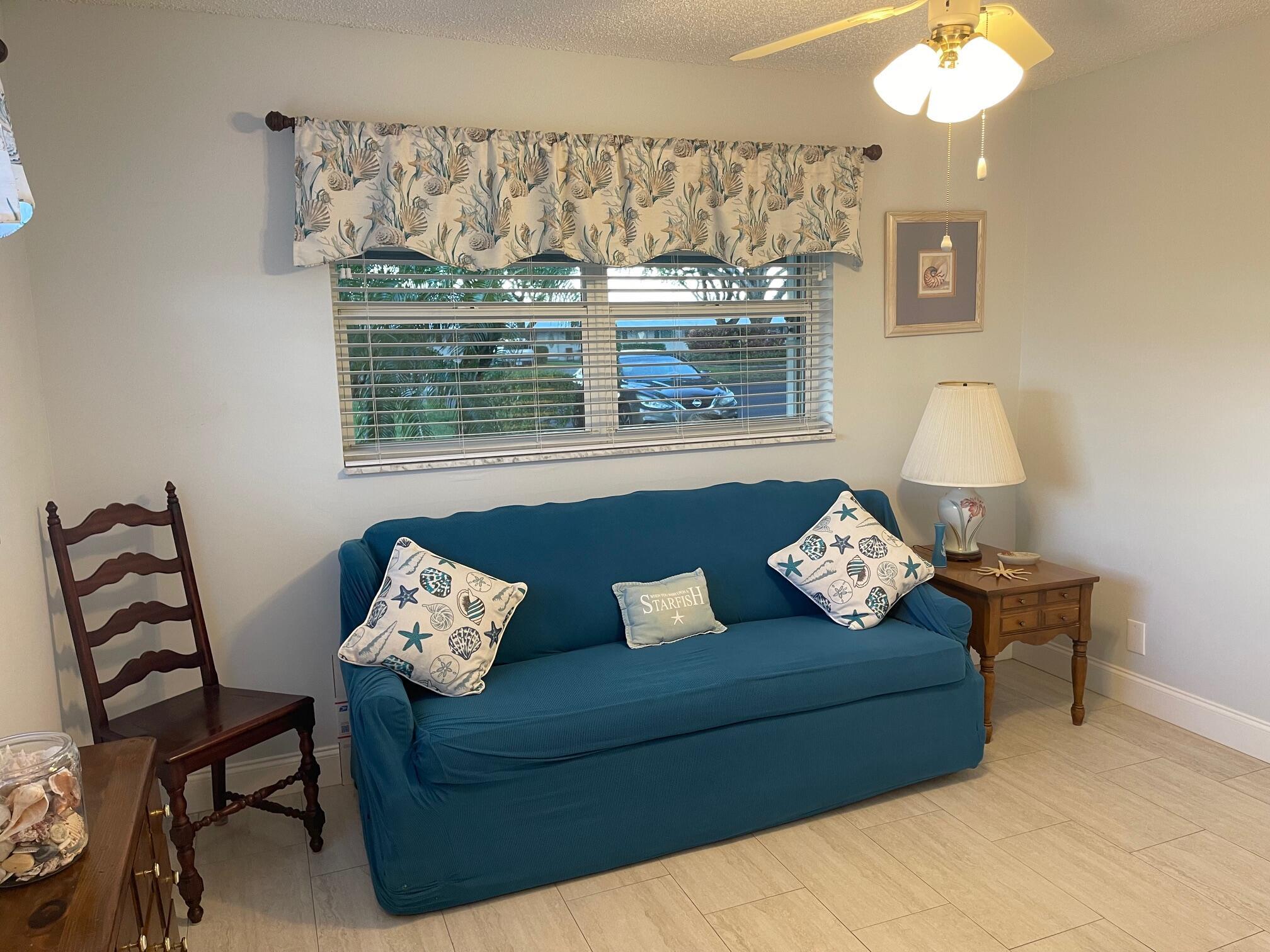 LEISURE LAKE CIRCLE - Residential