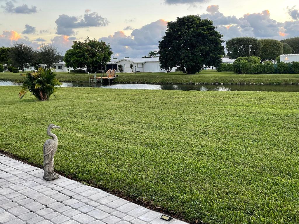 LEISURE LAKE CIRCLE - Residential