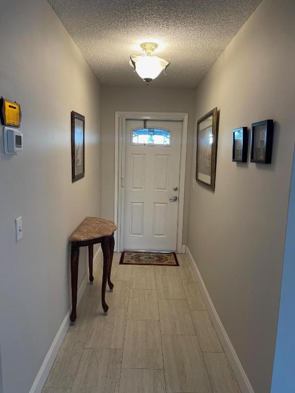 LEISURE LAKE CIRCLE - Residential