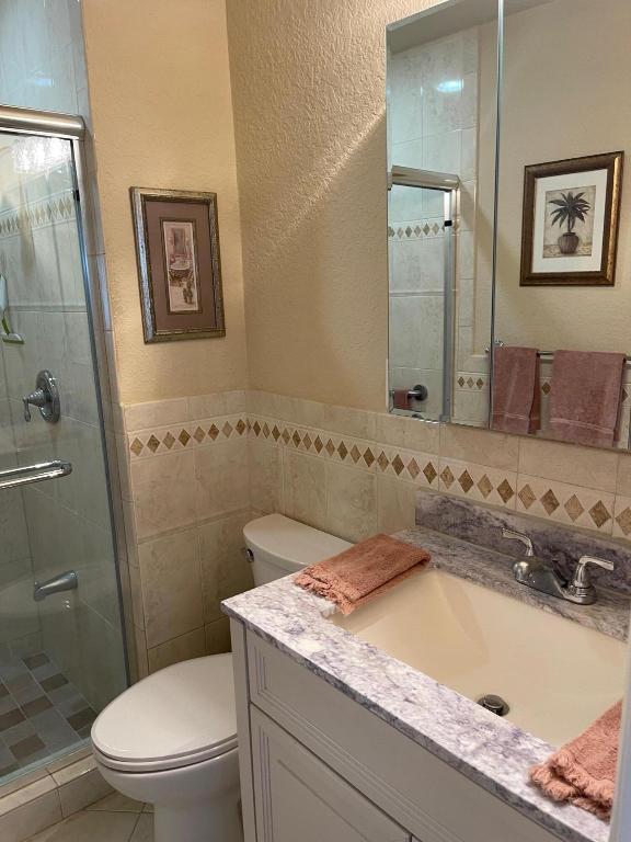 LEISURE LAKE CIRCLE - Residential