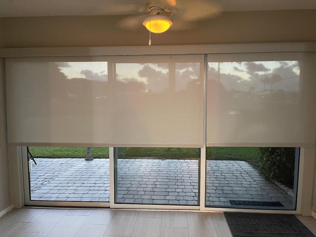 LEISURE LAKE CIRCLE - Residential