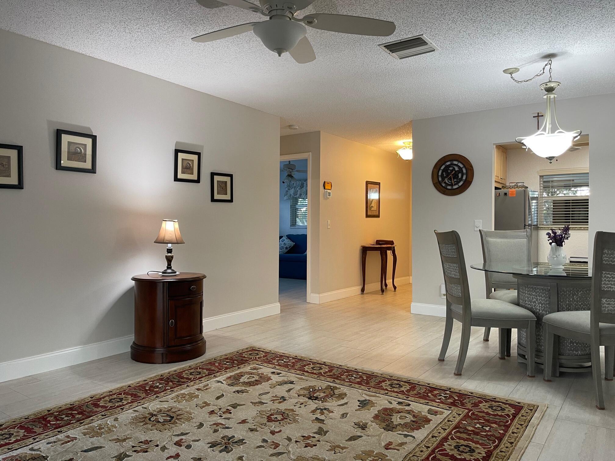 LEISURE LAKE CIRCLE - Residential