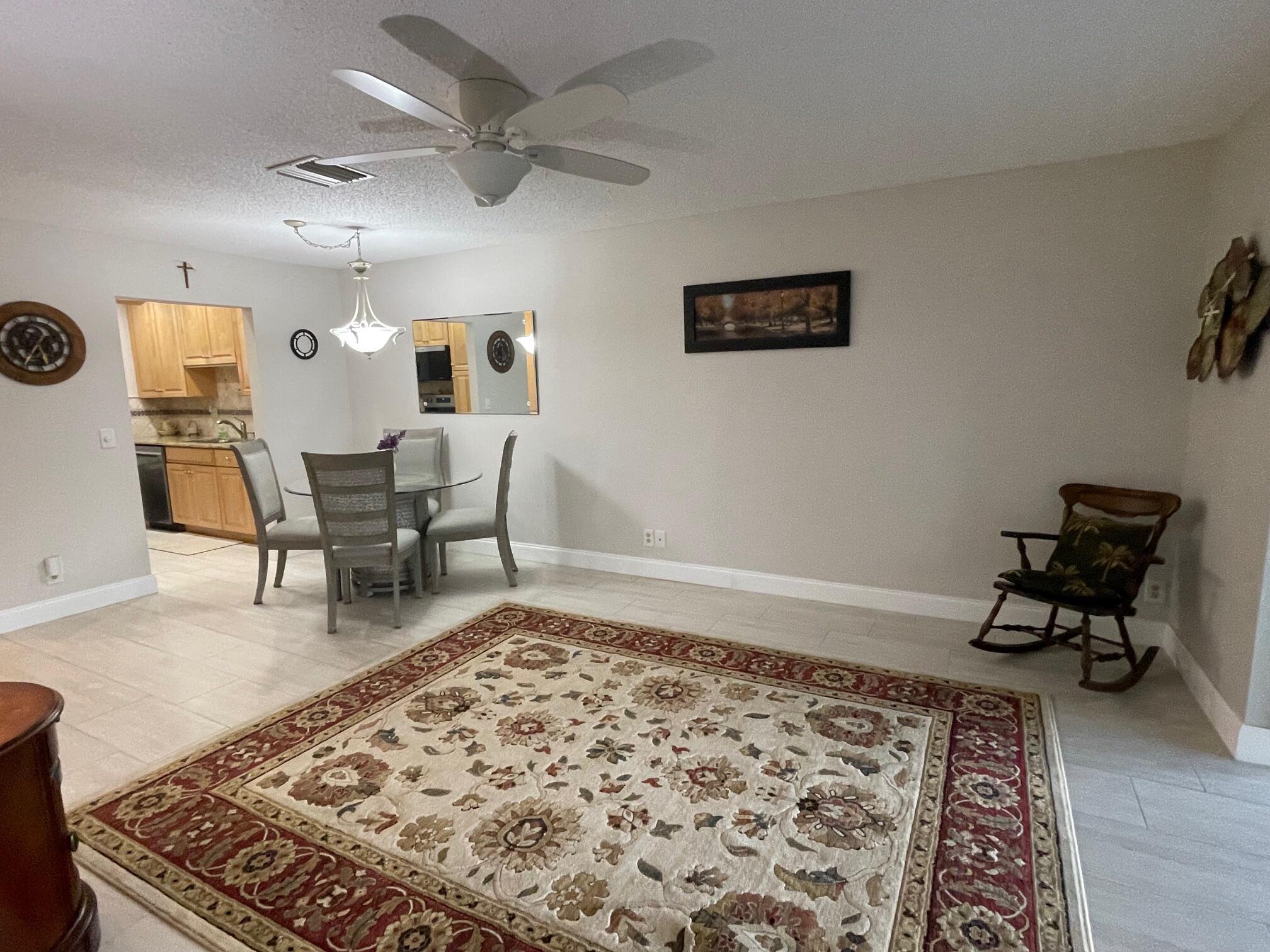 LEISURE LAKE CIRCLE - Residential