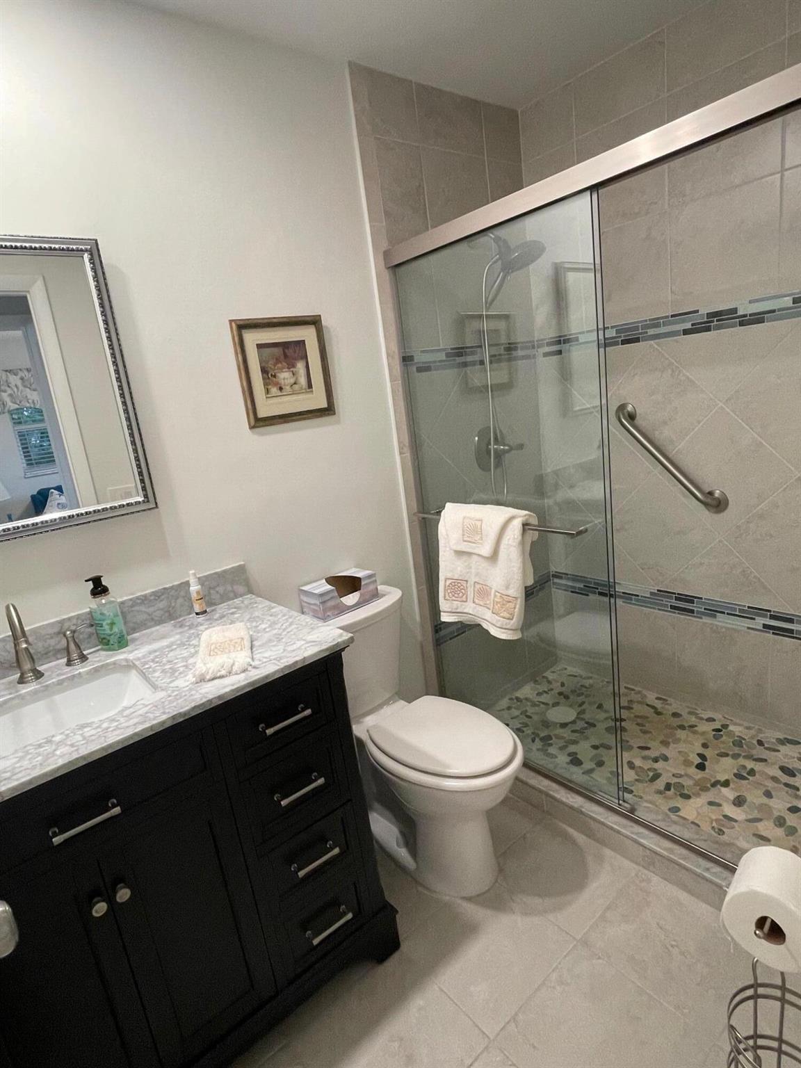LEISURE LAKE CIRCLE - Residential