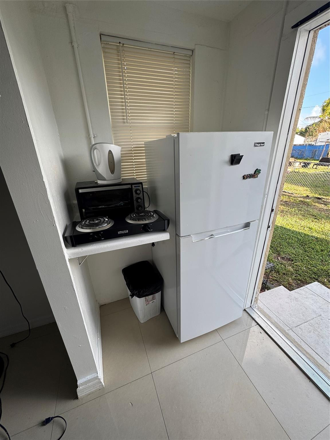 HOLLYWOOD TERRACE - Residential Lease