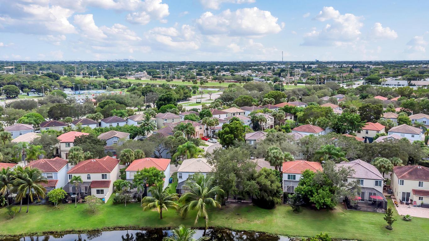 WEST GLEN MANOR - Residential