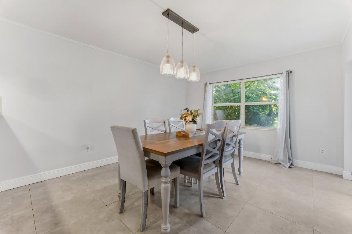 WEST GLEN MANOR - Residential