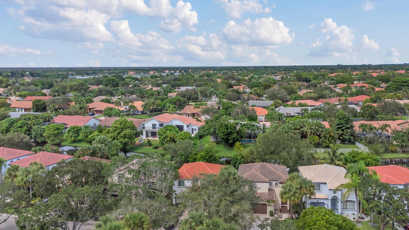 WEST GLEN MANOR - Residential