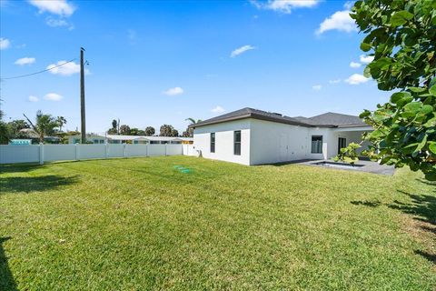 Single Family Residence in Melbourne Beach FL 120 Richards Road 8.jpg