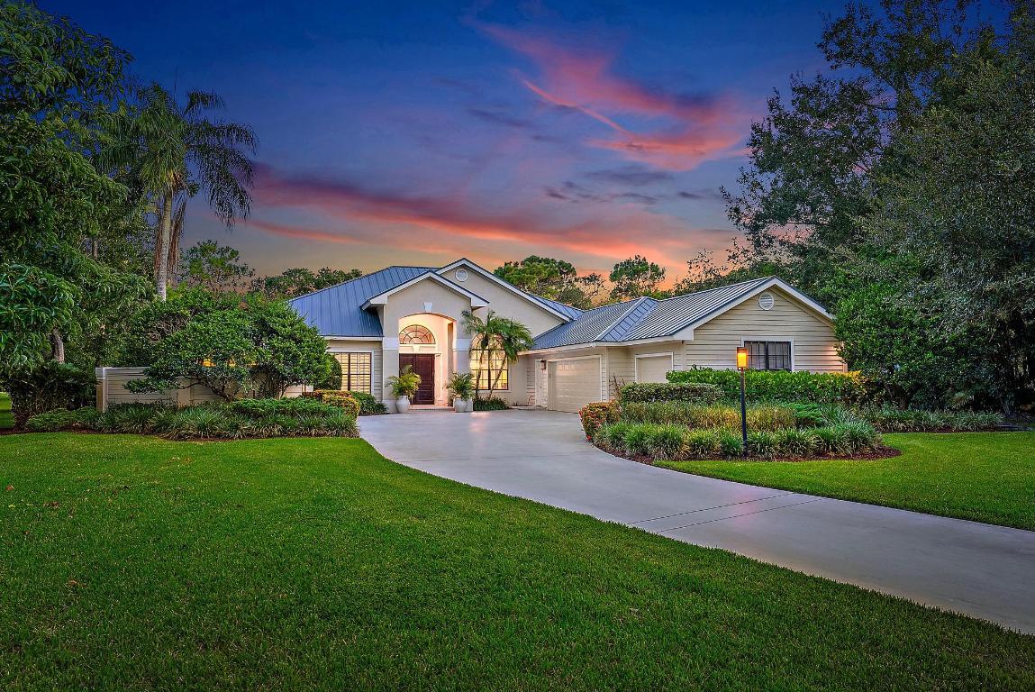 1550 SW Saint Andrews Drive