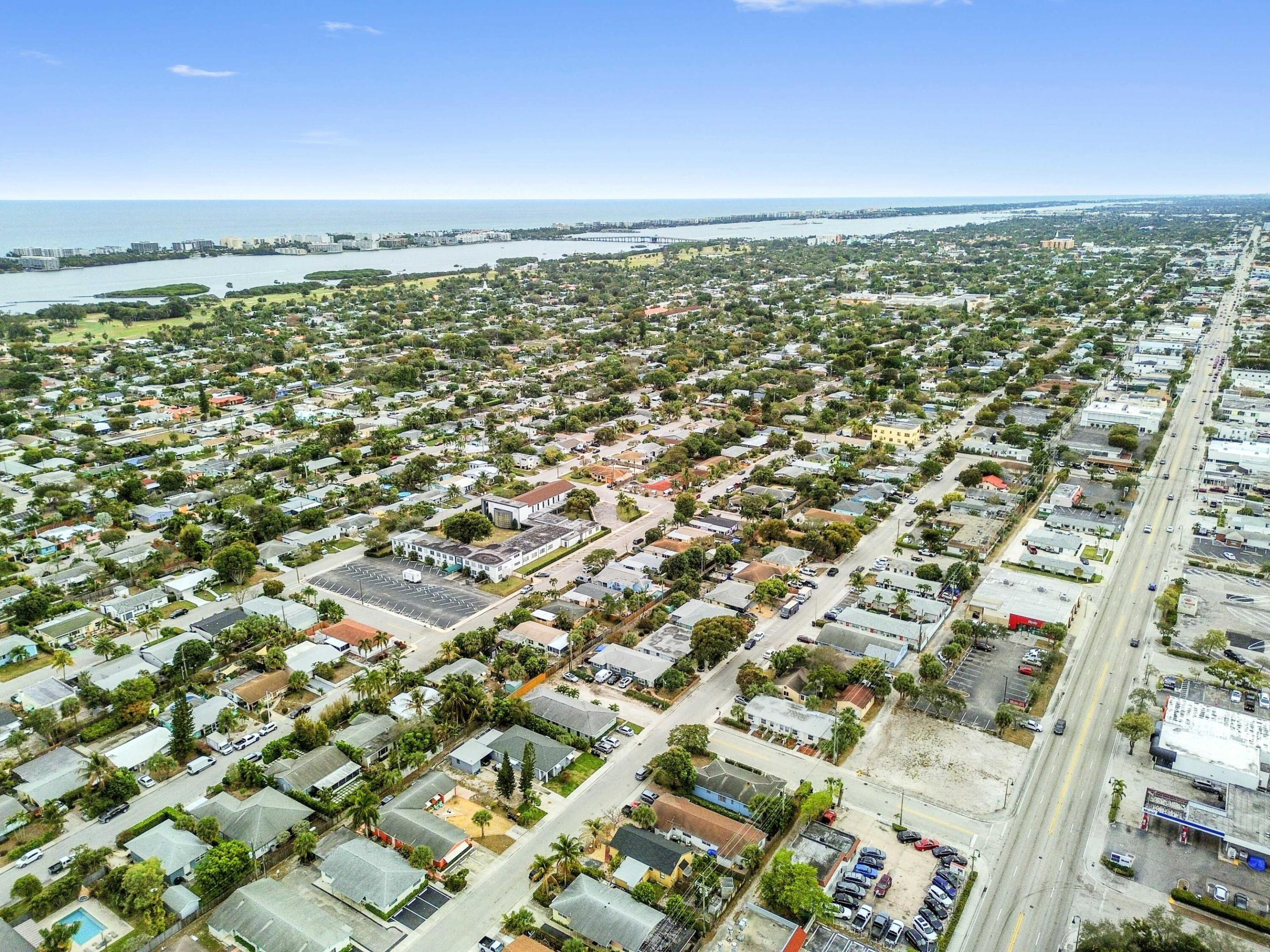 NORTH LAKE WORTH - Residential Income