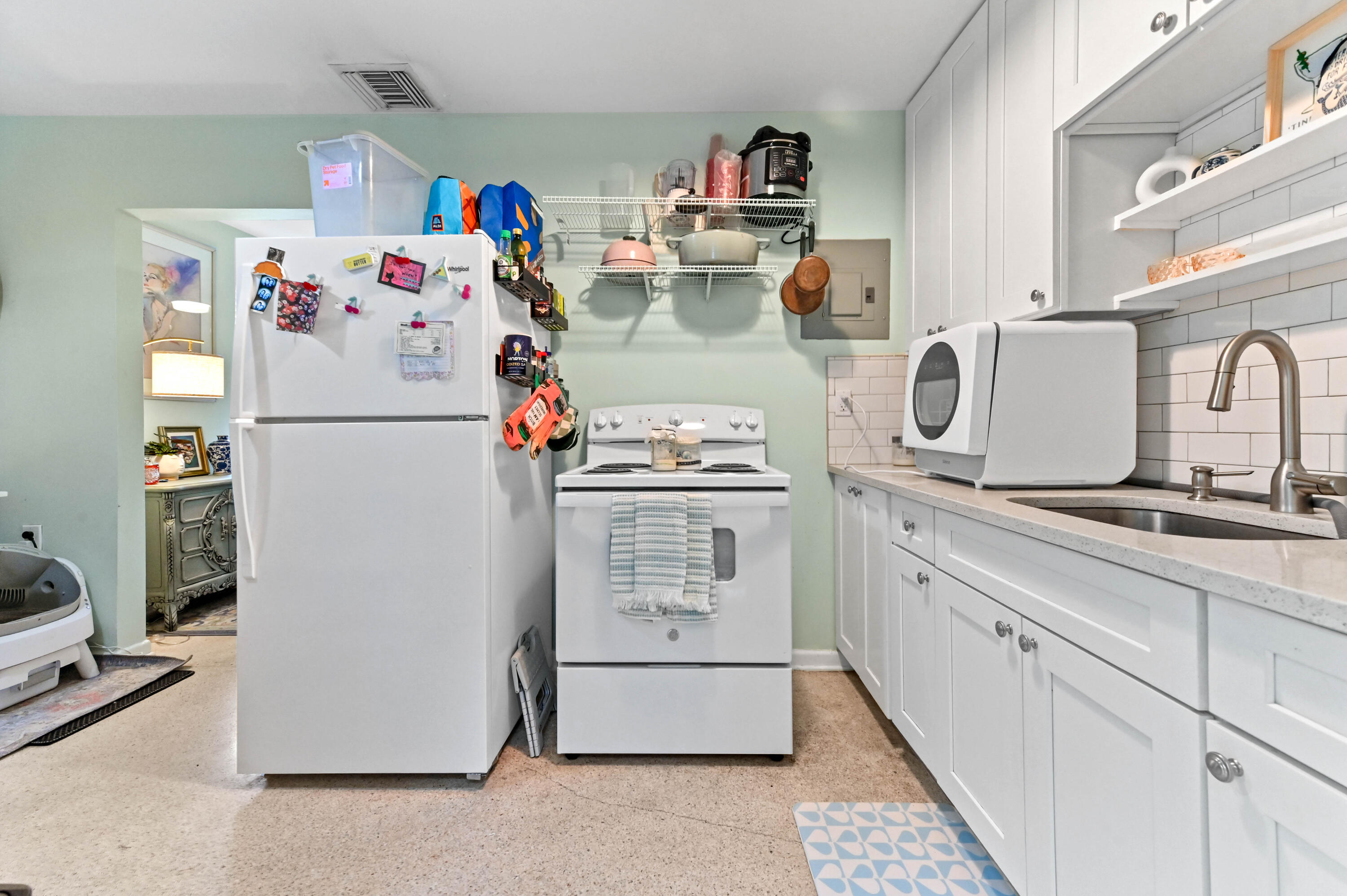 NORTH LAKE WORTH - Residential Income