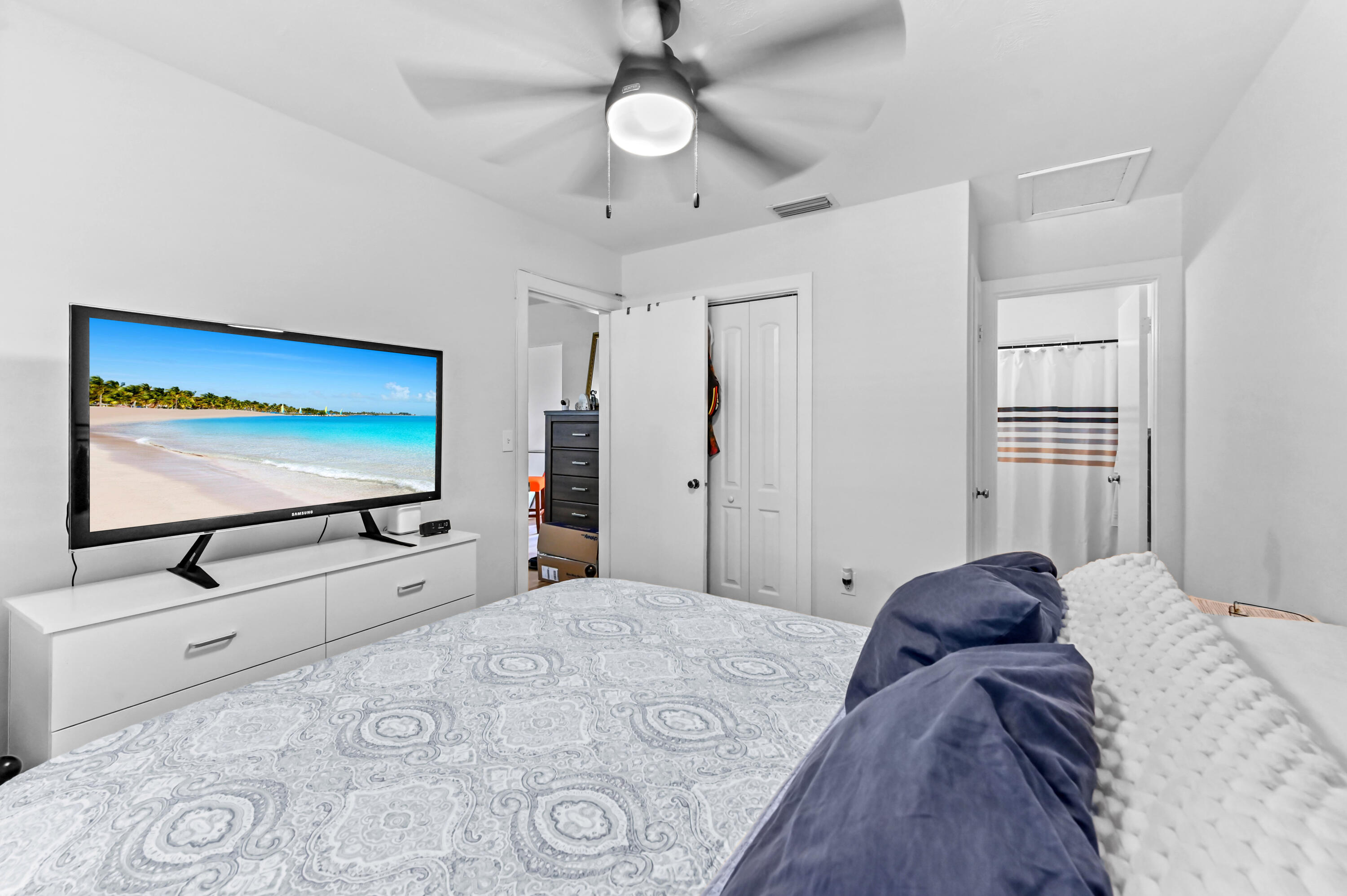 NORTH LAKE WORTH - Residential Income