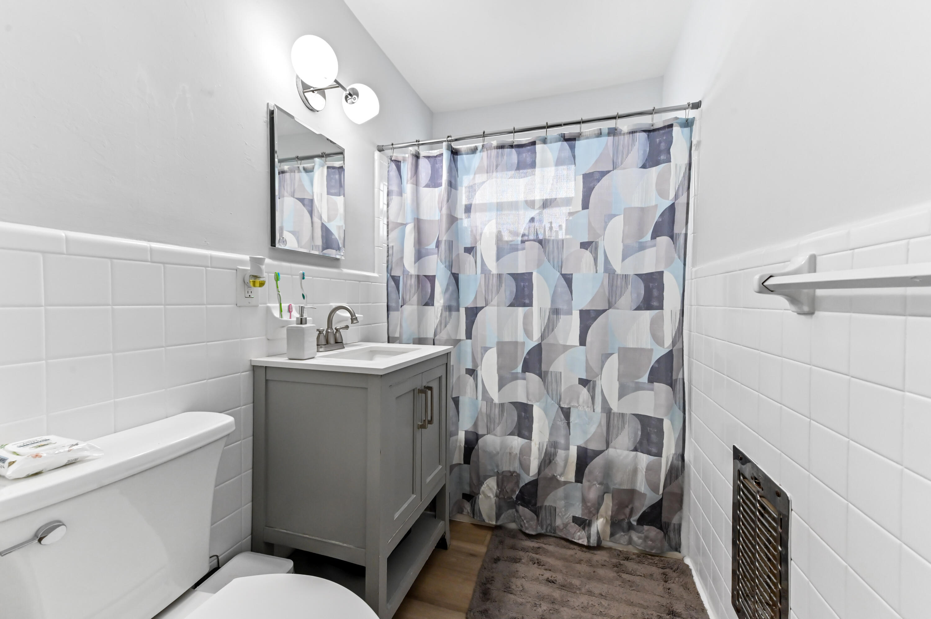 NORTH LAKE WORTH - Residential Income