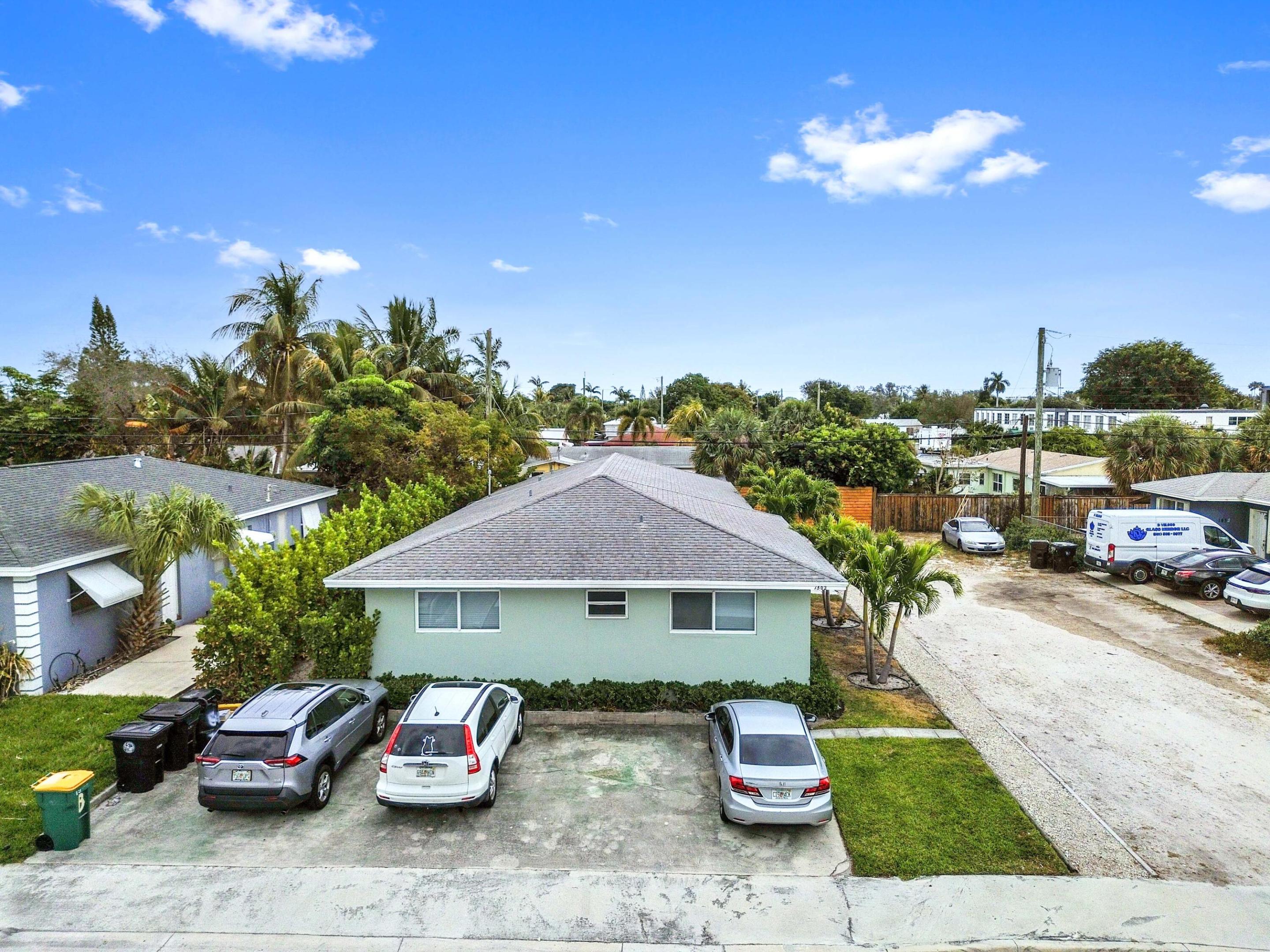 NORTH LAKE WORTH - Residential Income