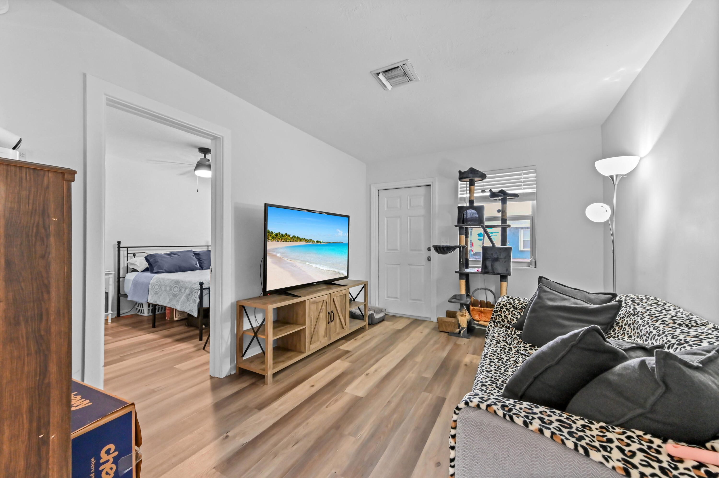 NORTH LAKE WORTH - Residential Income