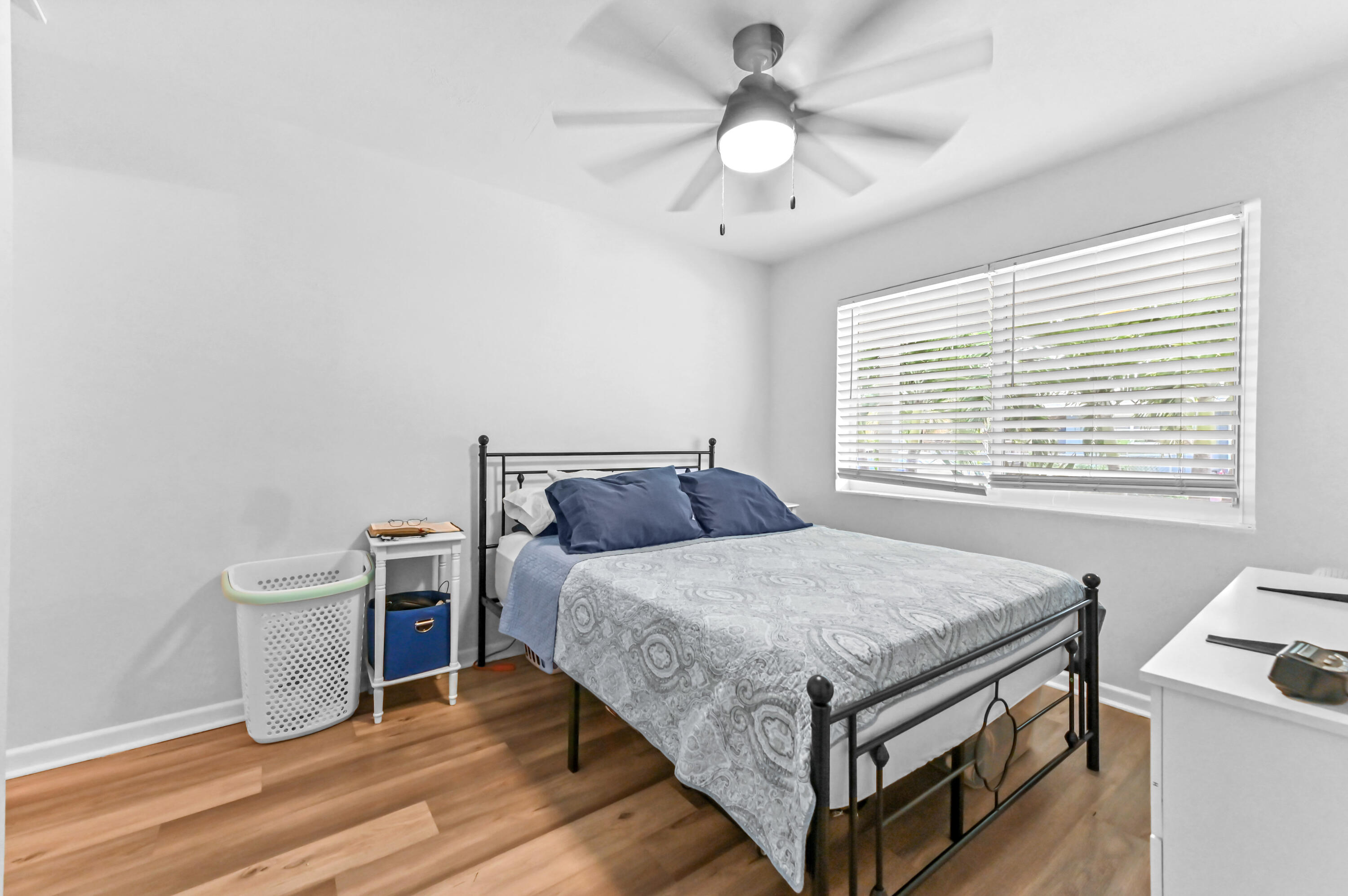 NORTH LAKE WORTH - Residential Income