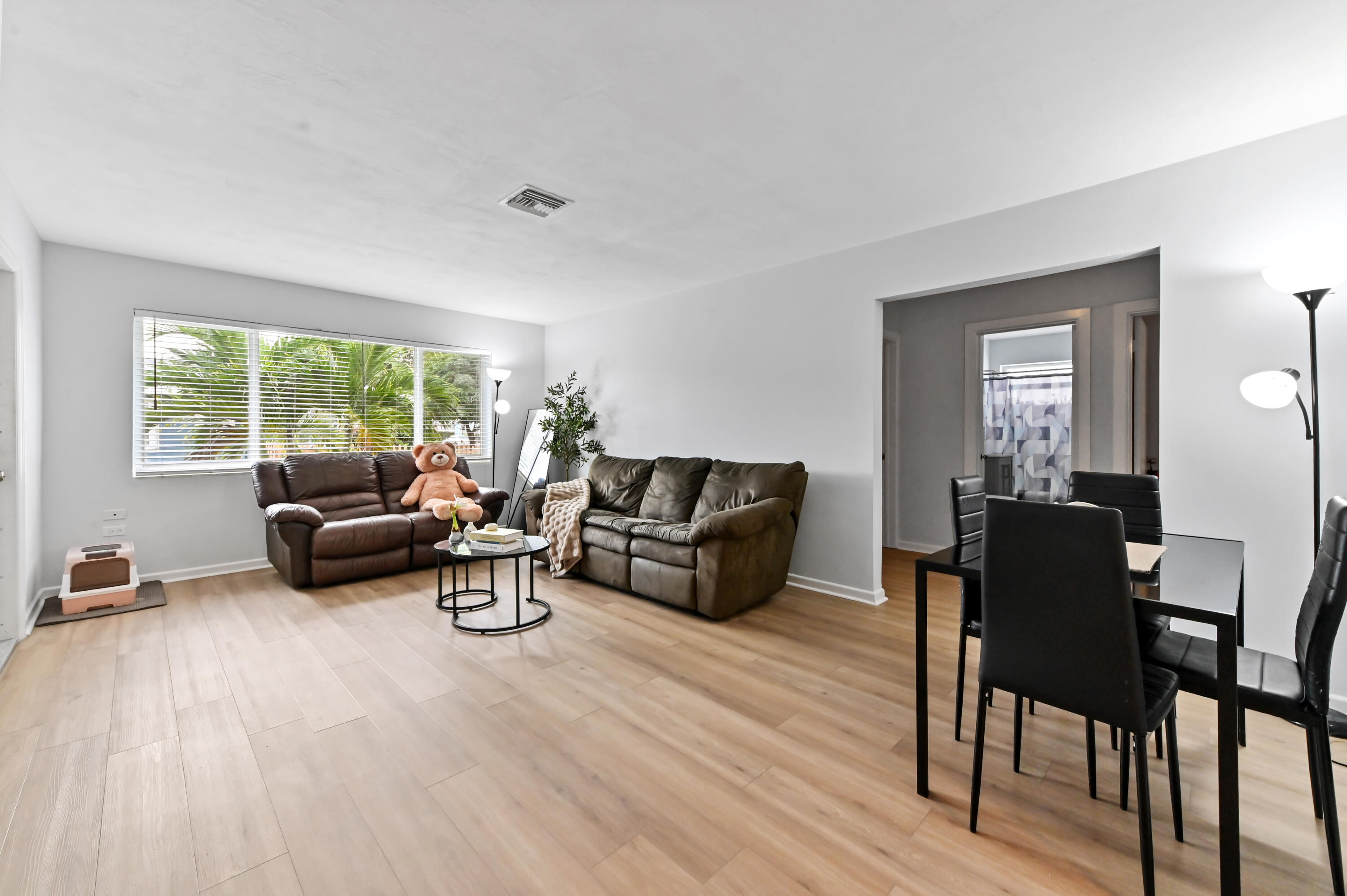 NORTH LAKE WORTH - Residential Income