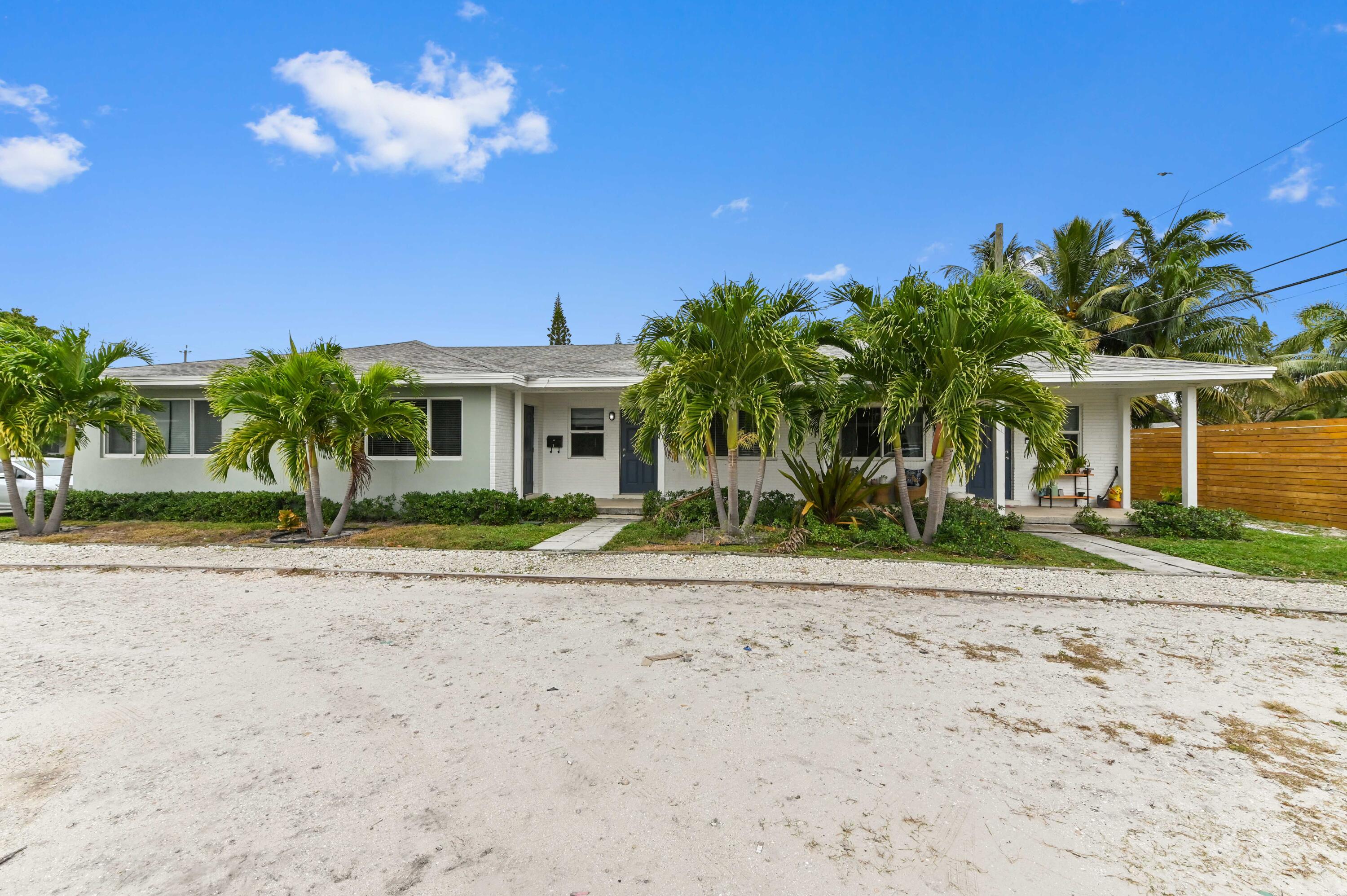 NORTH LAKE WORTH - Residential Income