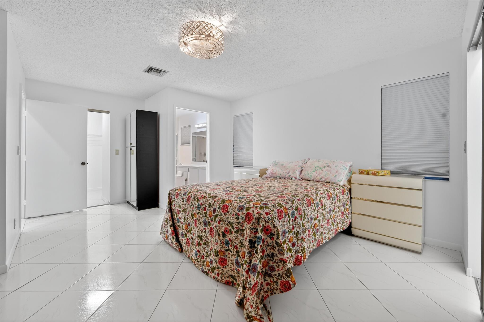 HUNTINGTON POINTE - Residential Lease