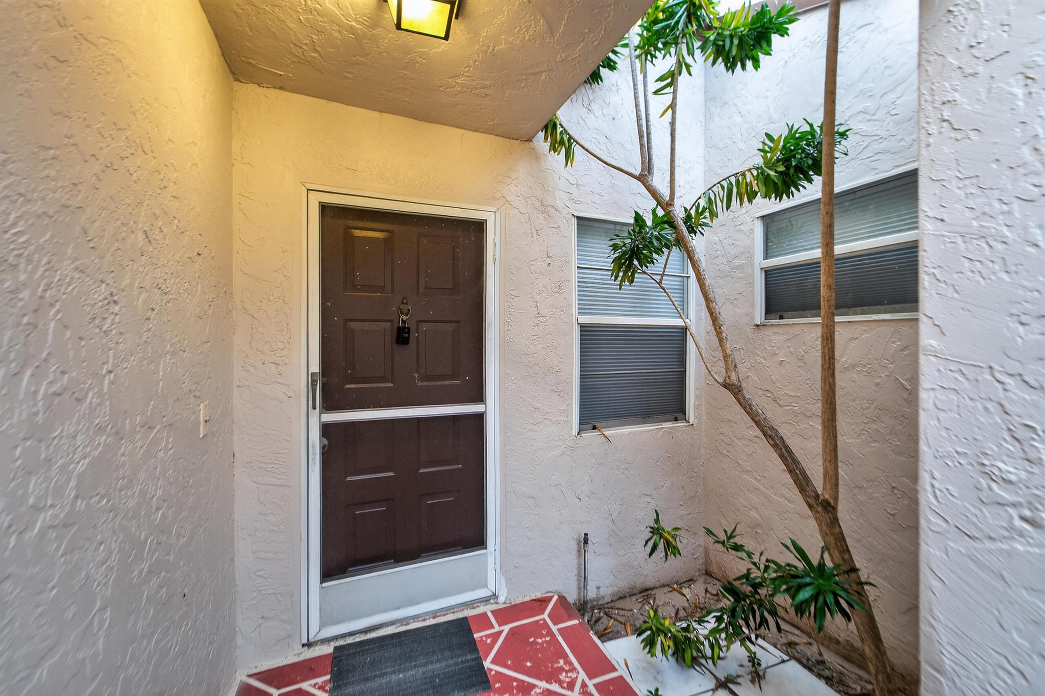 HUNTINGTON POINTE - Residential Lease