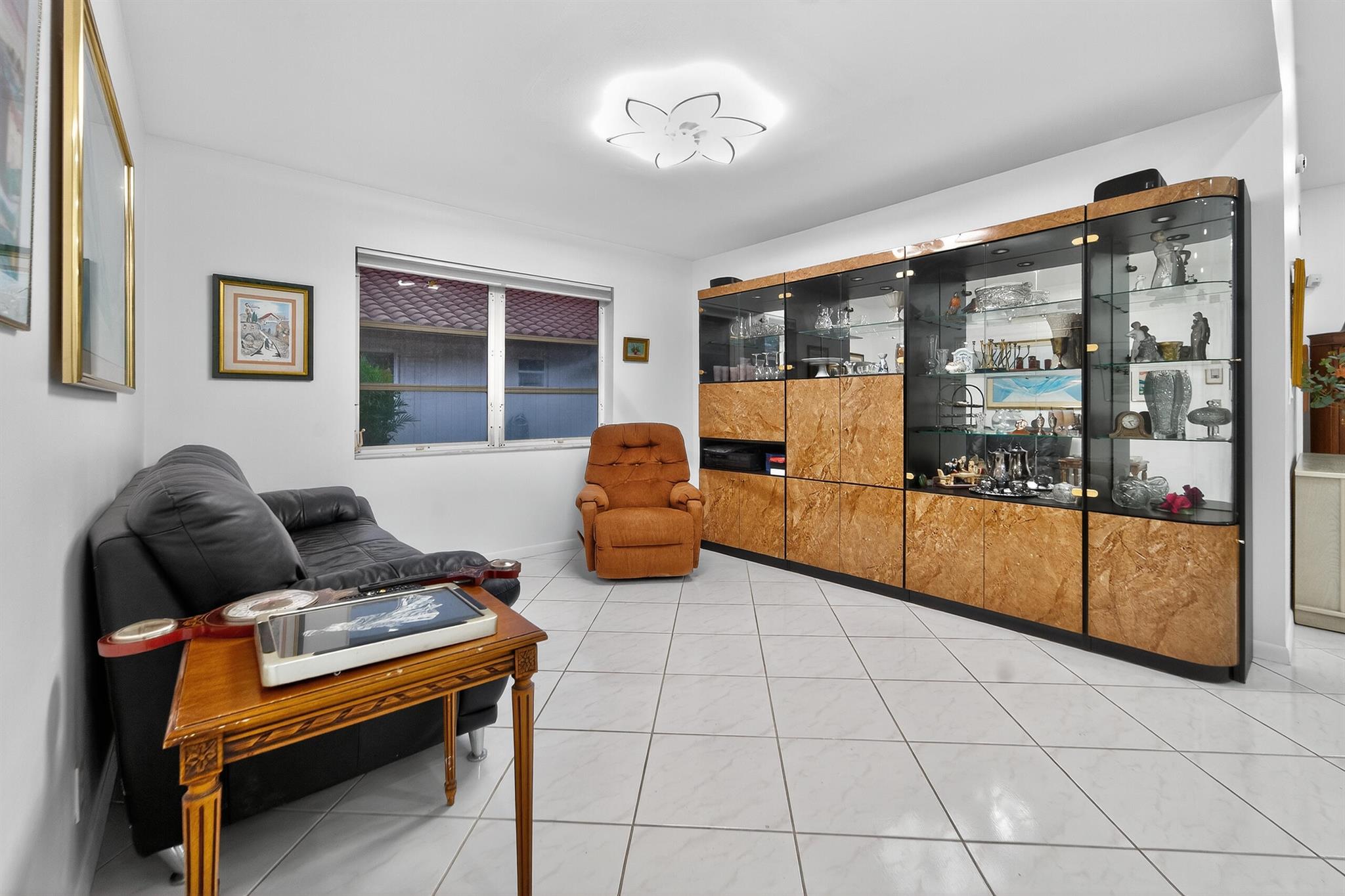 HUNTINGTON POINTE - Residential Lease