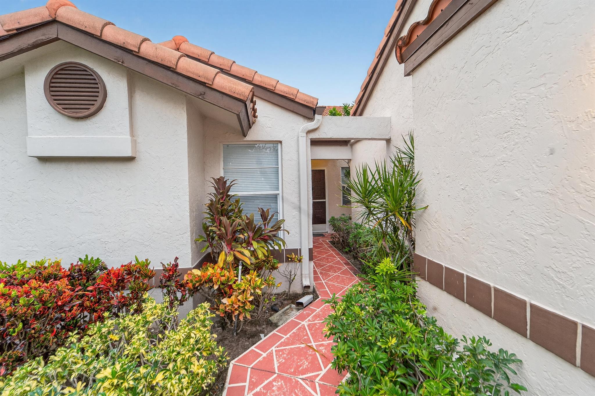 HUNTINGTON POINTE - Residential Lease