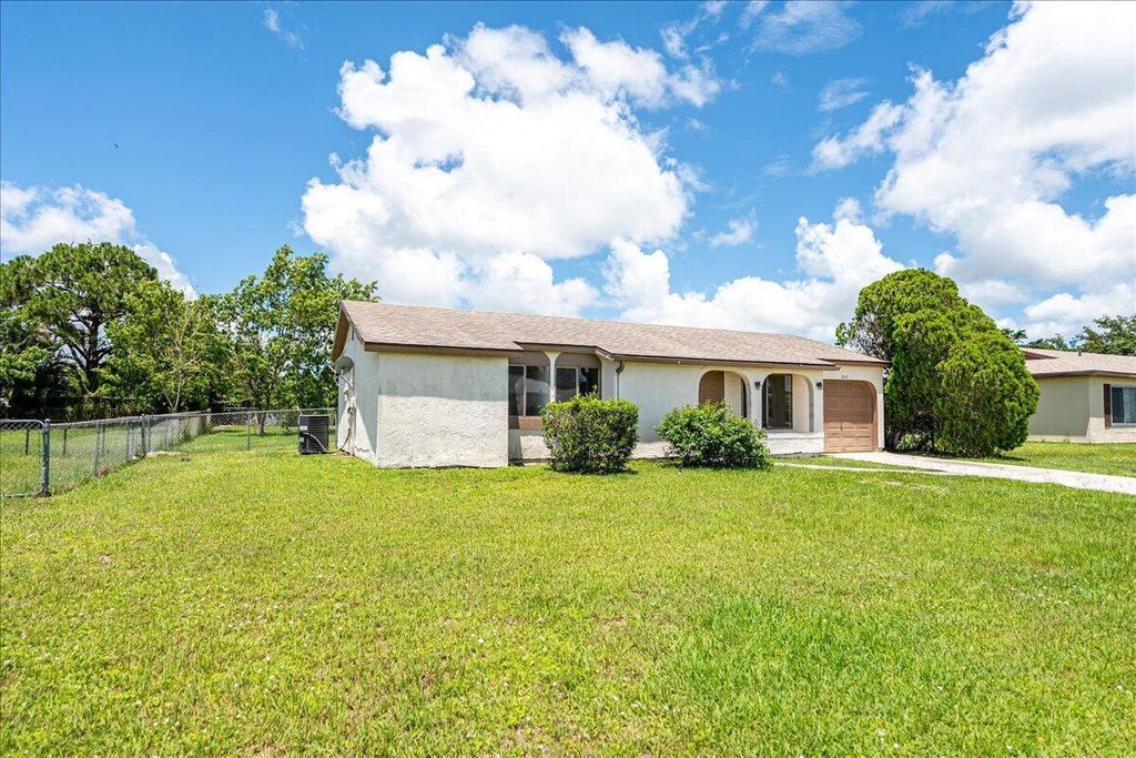 Photo of 849 SW Belmont Circle, Port Saint Lucie, FL 34953 (MLS # R11102640)