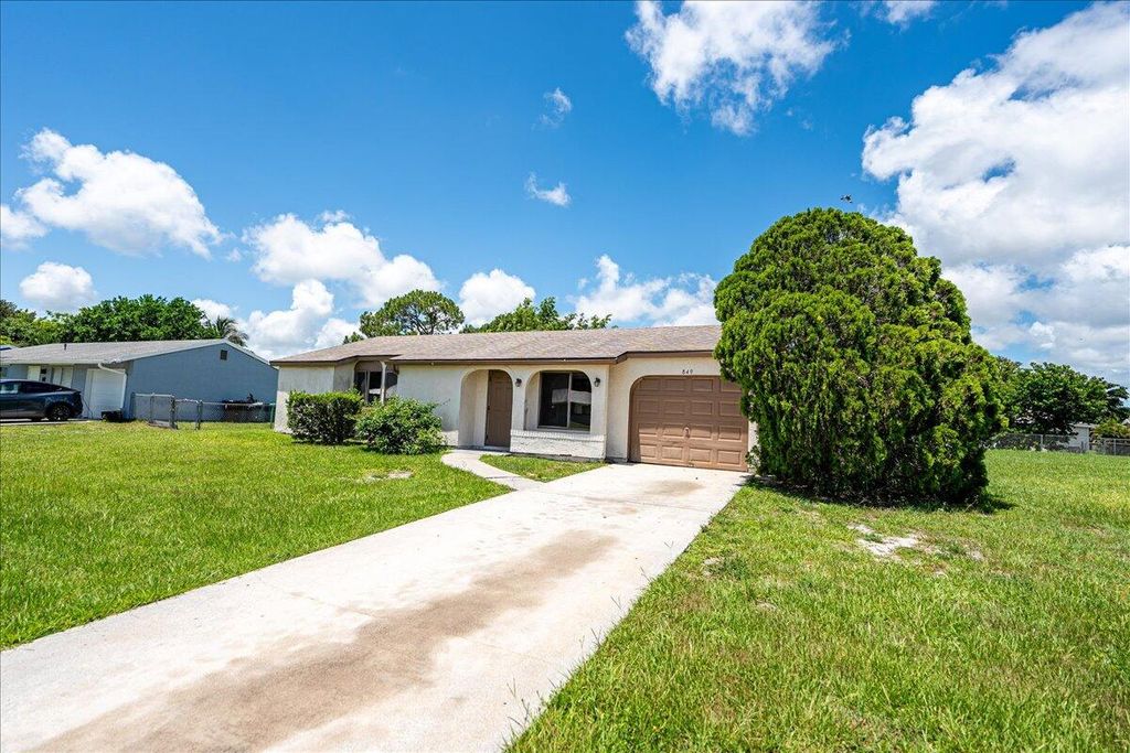 Photo of 849 SW Belmont Circle, Port Saint Lucie, FL 34953 (MLS # R11102640)