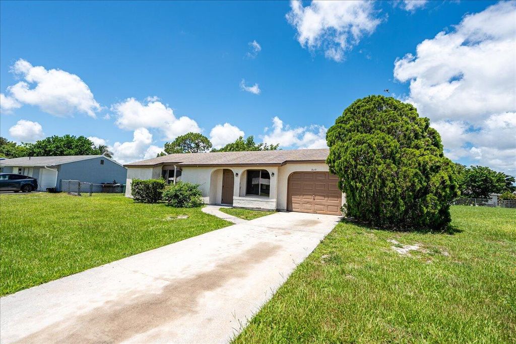 Photo of 849 SW Belmont Circle, Port Saint Lucie, FL 34953 (MLS # R11102640)