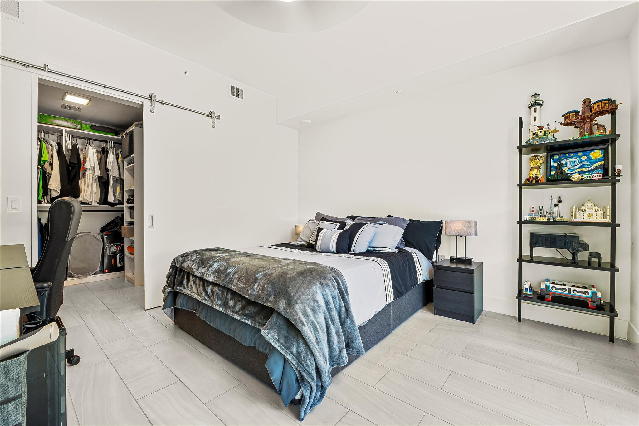 METROPICA NORTH TOWER ONE - Residential