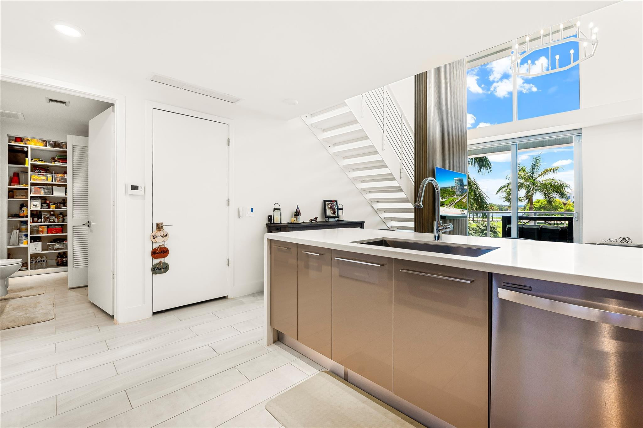 2000 Metropica Way 216