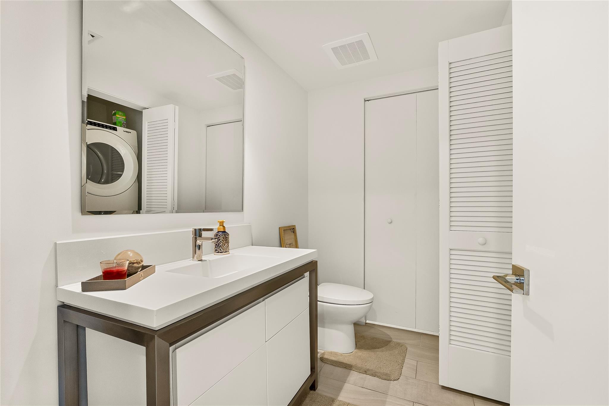 2000 Metropica Way 216