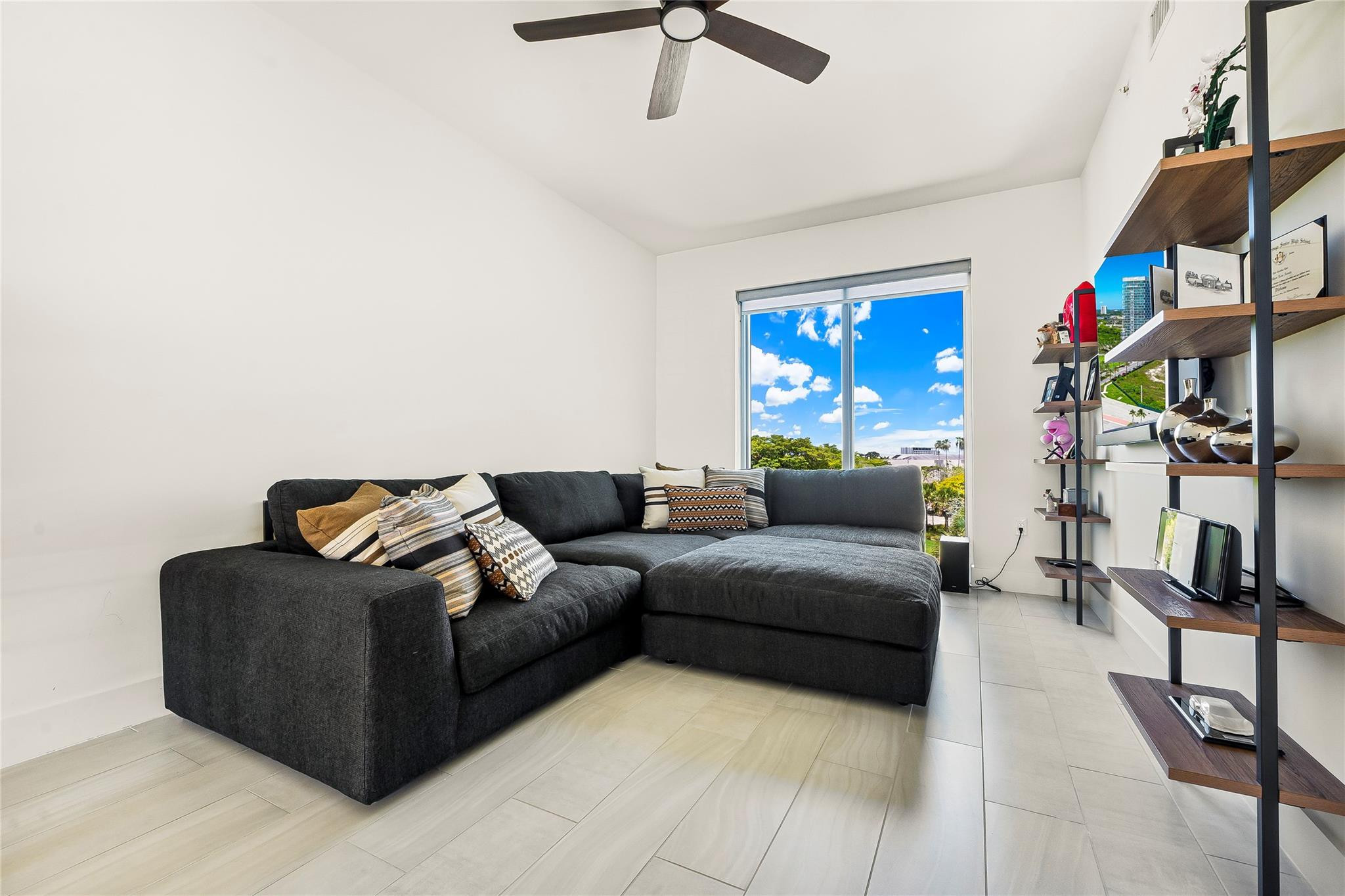 METROPICA NORTH TOWER ONE - Residential