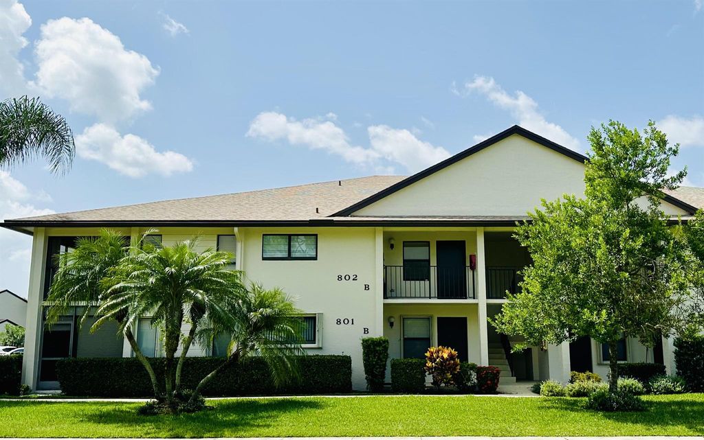 Photo of 802 Wingfoot Drive #B, Jupiter, FL 33458 (MLS # R10907178)