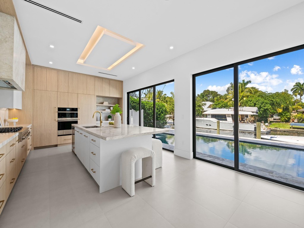 SOUTH NEW RIVER ISLES SEC - Residential Lease