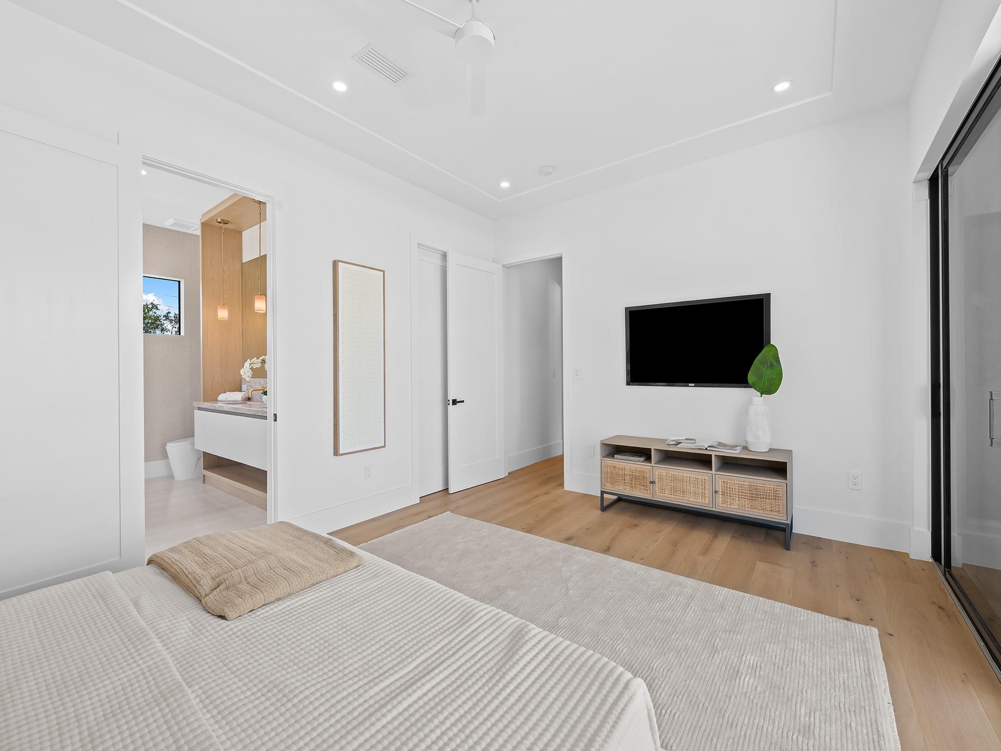 SOUTH NEW RIVER ISLES SEC - Residential Lease