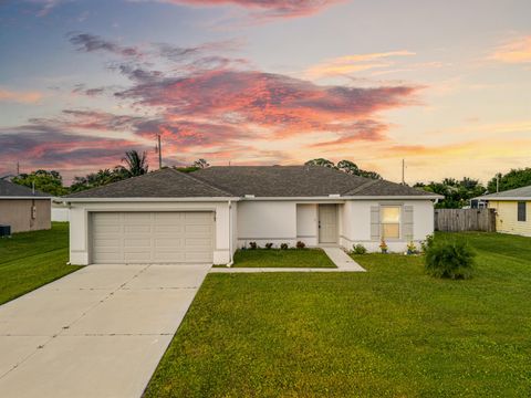 Photo of 517 SW Twig Avenue, Port St Lucie, FL 34983 (MLS # R11134310)