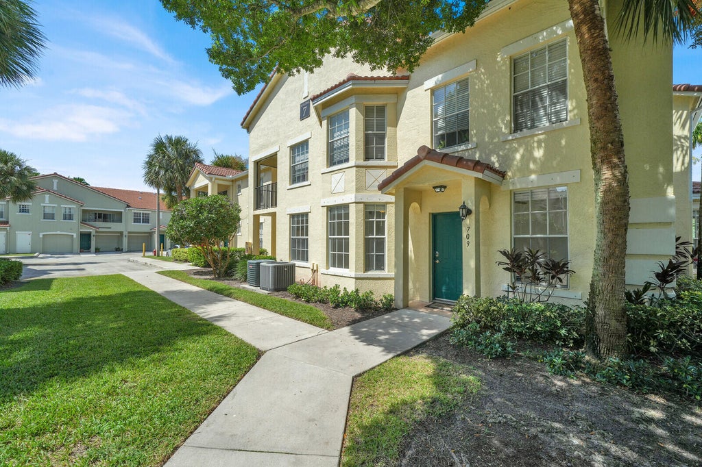 Photo of 709 BELMONT Place #709, Boynton Beach, FL 33436 (MLS # B26066336)