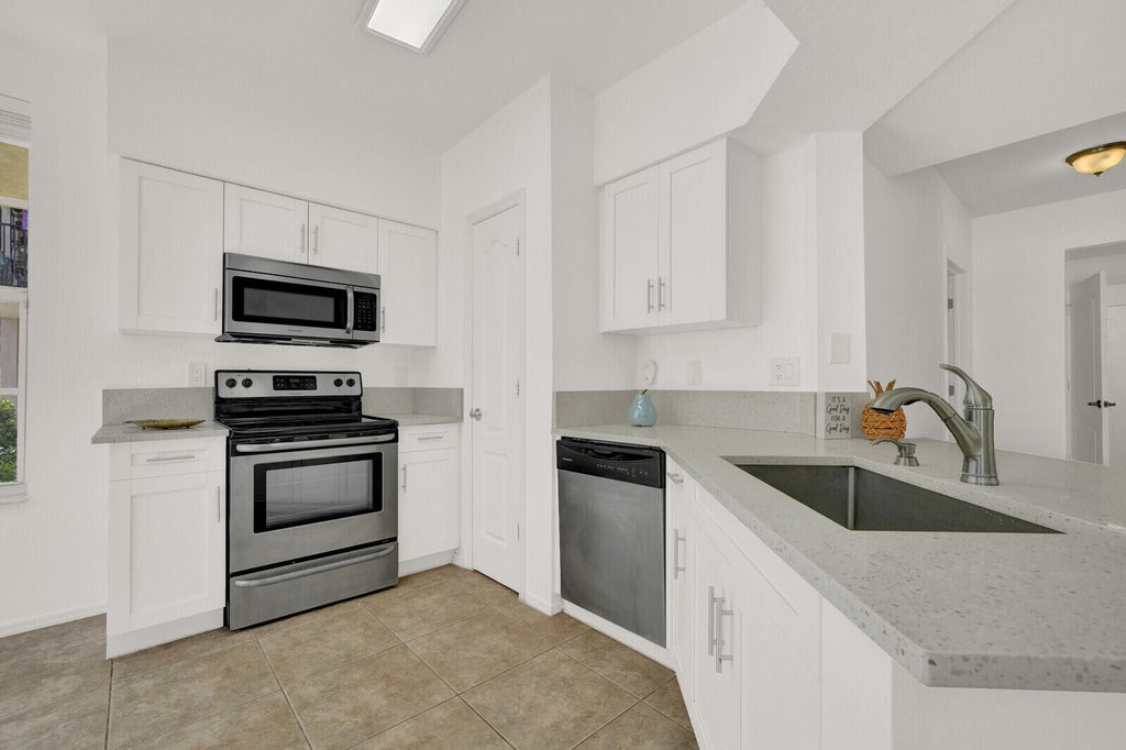 Photo of 709 BELMONT Place #709, Boynton Beach, FL 33436 (MLS # B26066336)