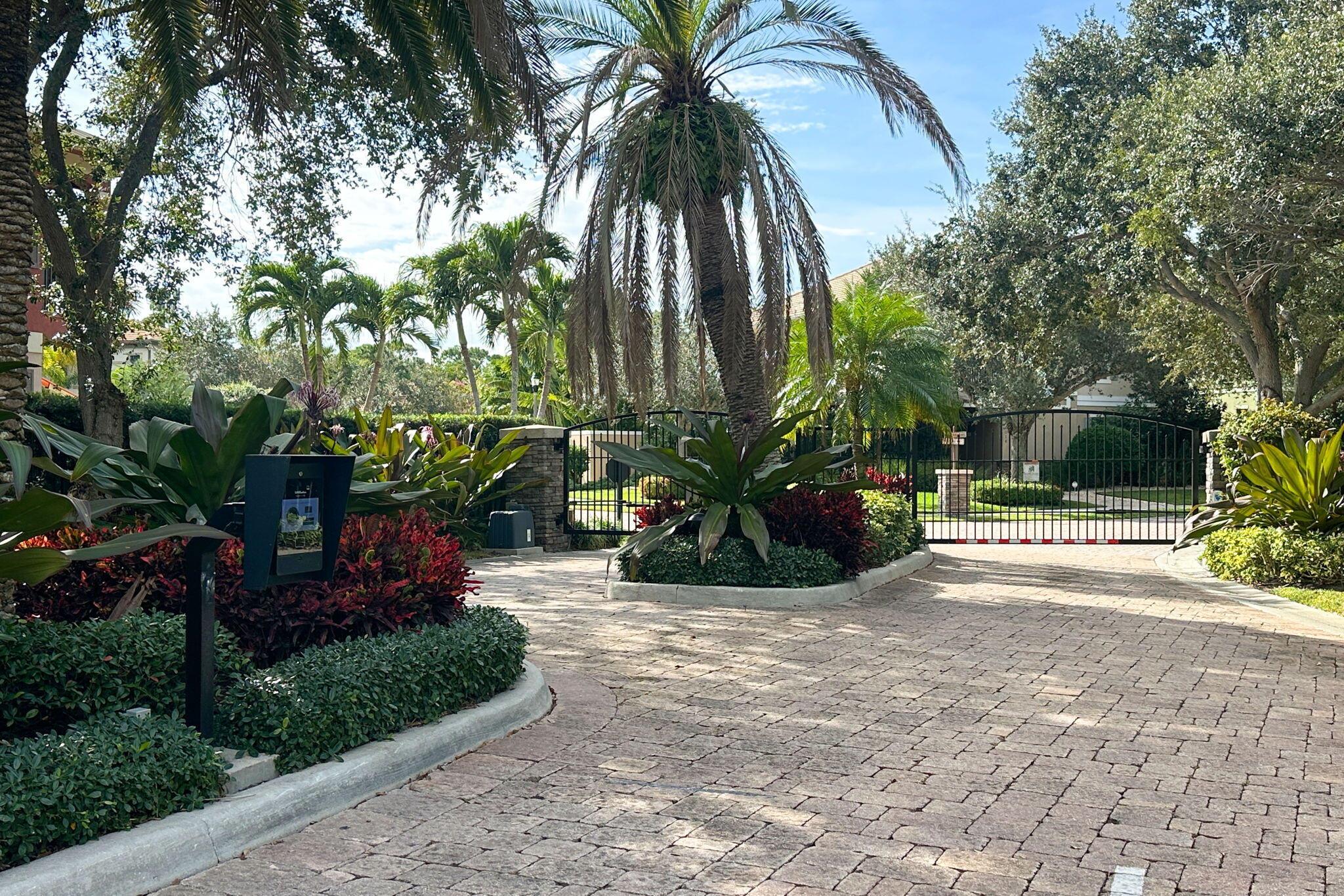 SAVANNA OAKS - Residential