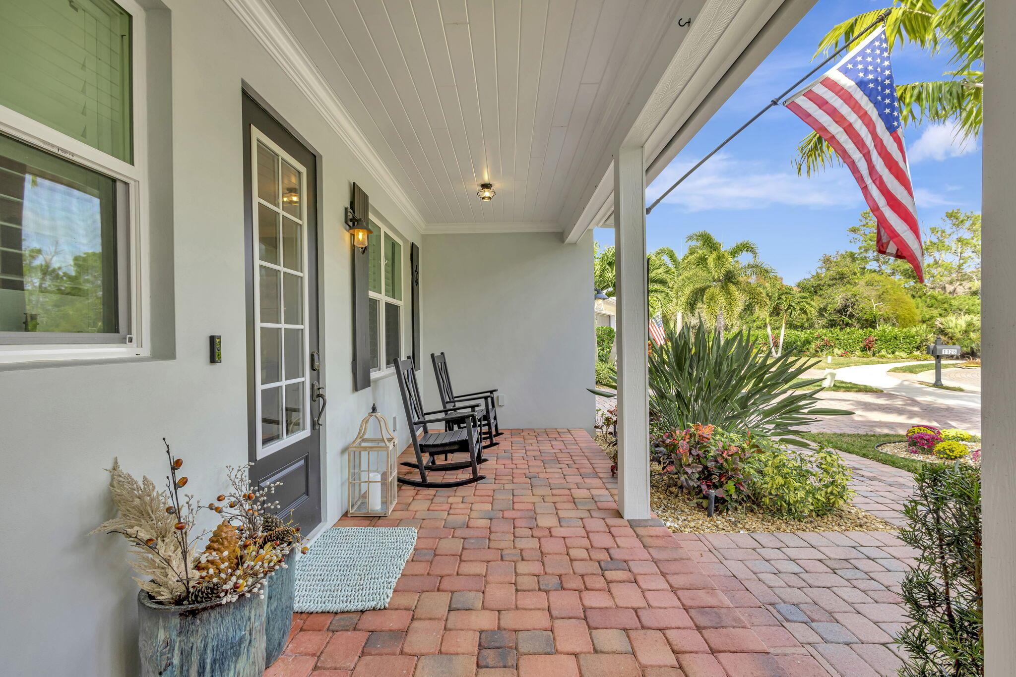 1126 NE Post Oak Way