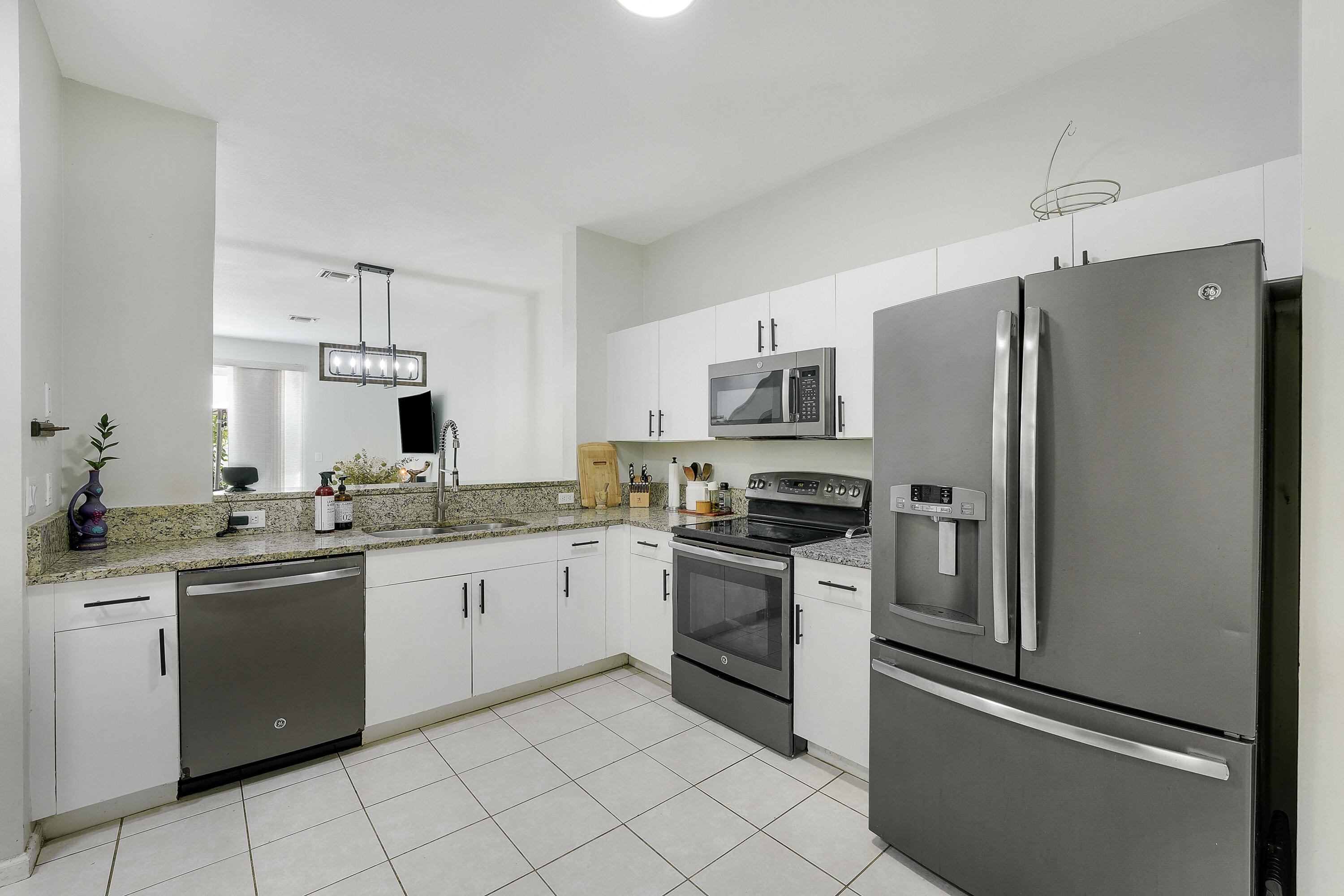 CHARTER CLUB OF PALM BEACH - Residential