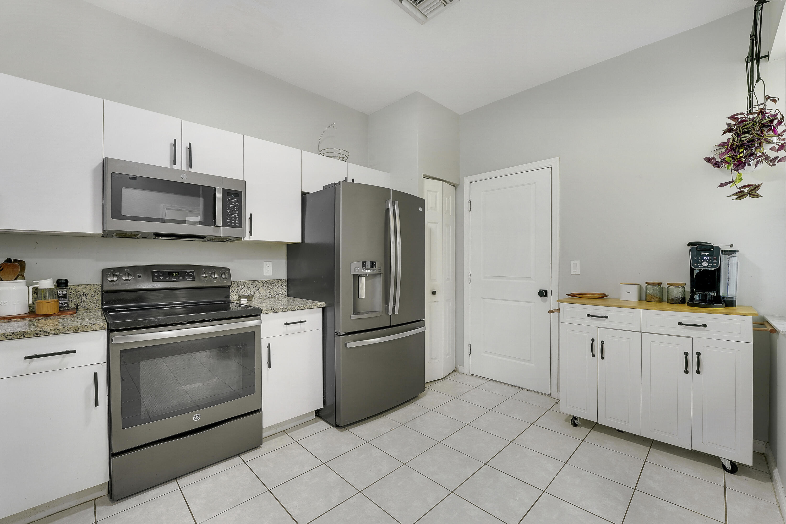 CHARTER CLUB OF PALM BEACH - Residential