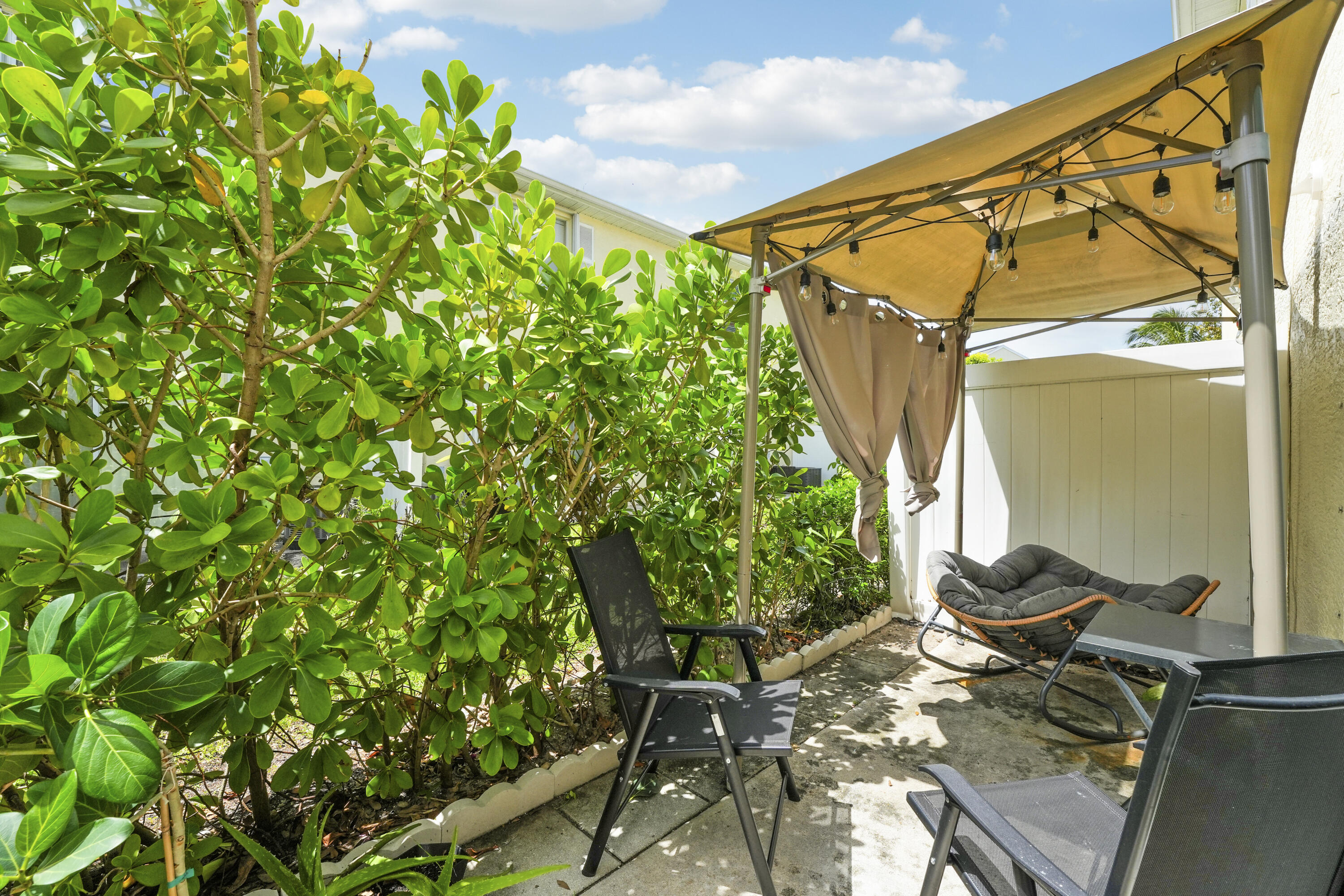 CHARTER CLUB OF PALM BEACH - Residential