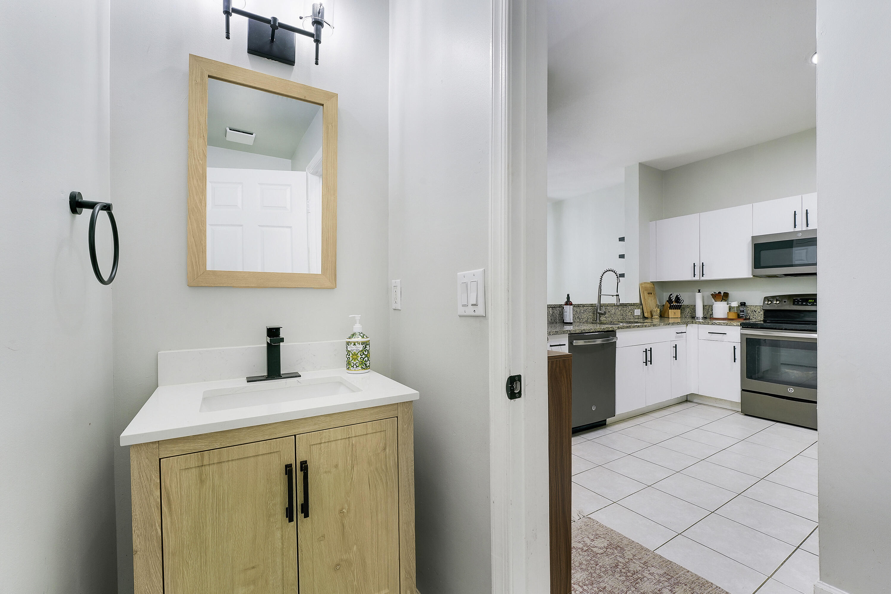 CHARTER CLUB OF PALM BEACH - Residential